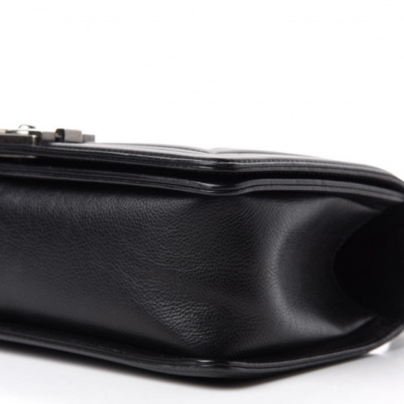 Chanel Medium Boy Bag - Picture 2 of 7